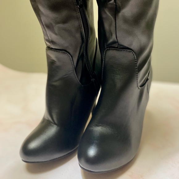 Black Knee High Stiletto Boots - Picture 3 of 10